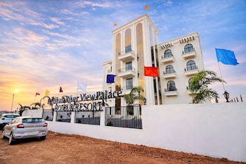 Mandhata Riverview Palace,,3 star