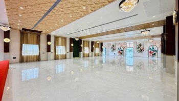 mandhata riverview palace