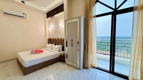 mandhata riverview palace