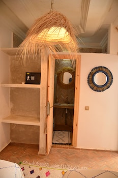 riad ayana