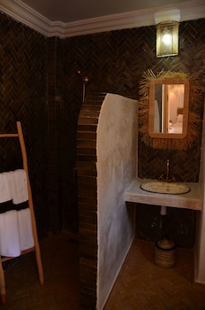 riad ayana