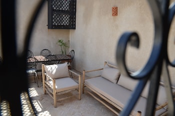 Riad Ayana,,3 star