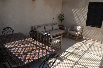 Riad Ayana,,3 star