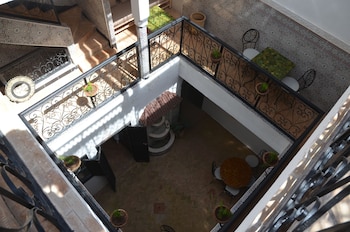 riad ayana