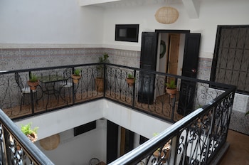 riad ayana