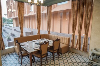 status dine banquet and restaurant