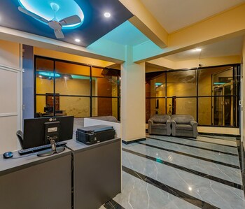 Hotel Majestic Royal Akkalkot,,3 star