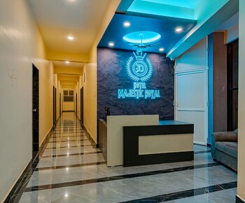 Hotel Majestic Royal Akkalkot,,3 star