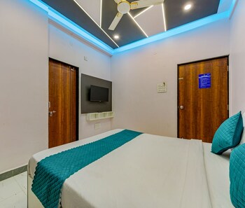Hotel Majestic Royal Akkalkot,,3 star