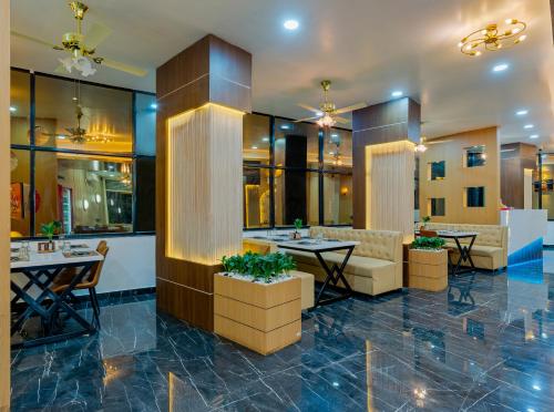hotel majestic royal akkalkot