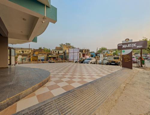 hotel majestic royal akkalkot
