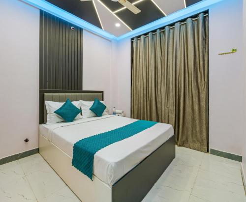 hotel majestic royal akkalkot