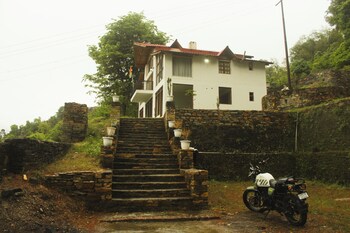 samar villa by trayati stays kasar devi binsar wildlife sanctuary