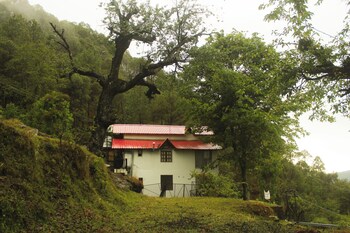 samar villa by trayati stays kasar devi binsar wildlife sanctuary