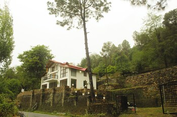 samar villa by trayati stays kasar devi binsar wildlife sanctuary