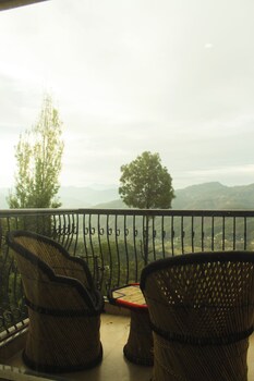 samar villa by trayati stays kasar devi binsar wildlife sanctuary