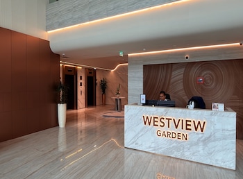 westview garden spacious balcony room