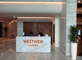 westview garden spacious balcony room