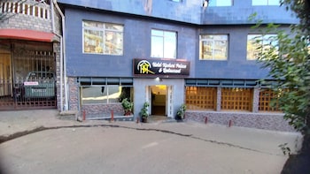 kasturi palace near ava art gallery