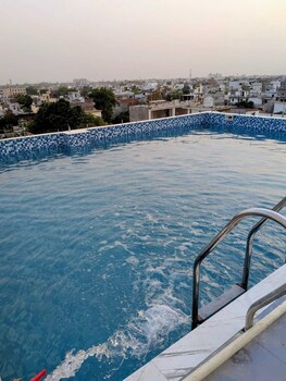 vardaan residency hotel
