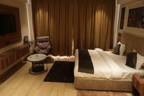 vardaan residency hotel
