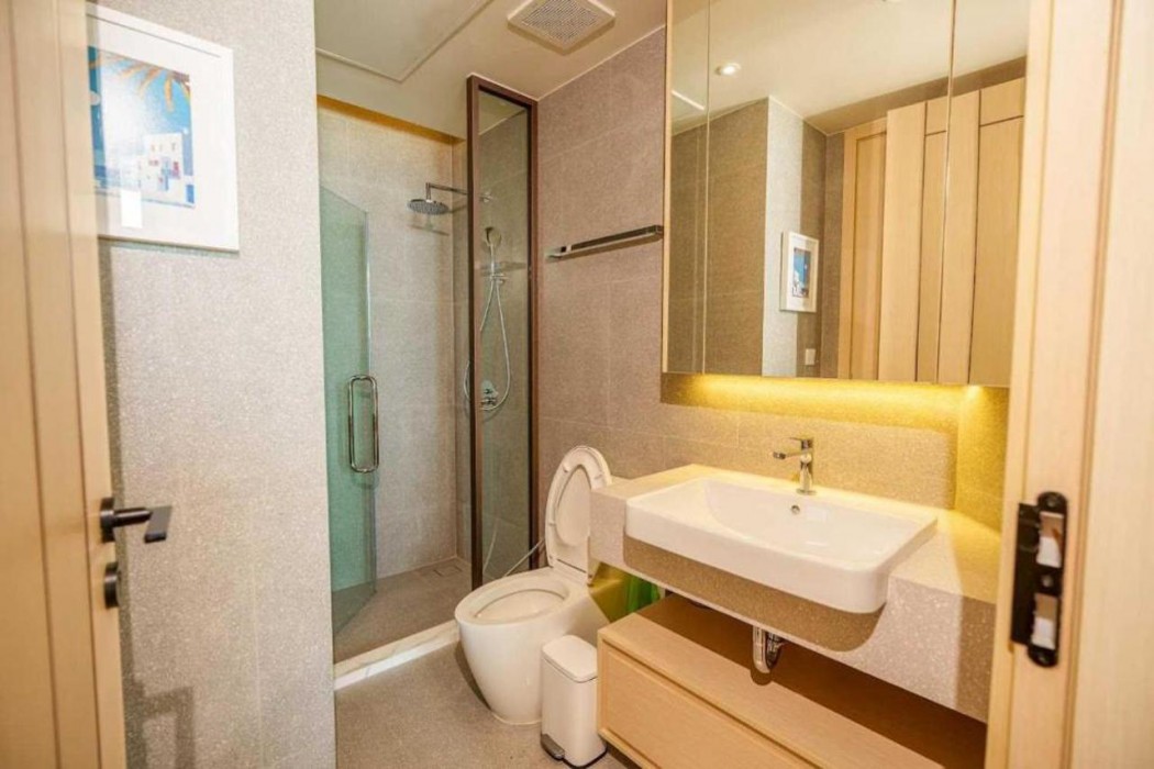 luxury 2br sea view apartment with private lift and free parking