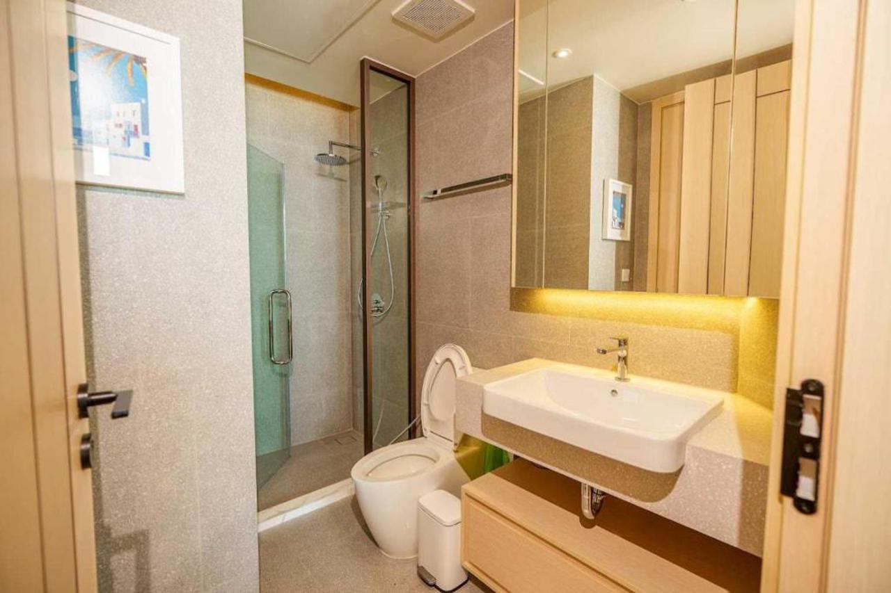 luxury 2br sea view apartment with private lift and free parking