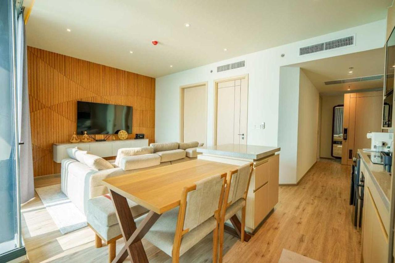 luxury 2br sea view apartment with private lift and free parking