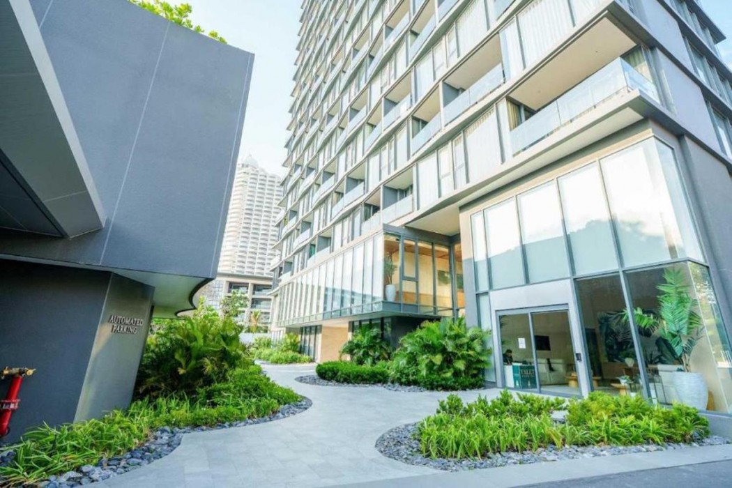 luxury 2br sea view apartment with private lift and free parking