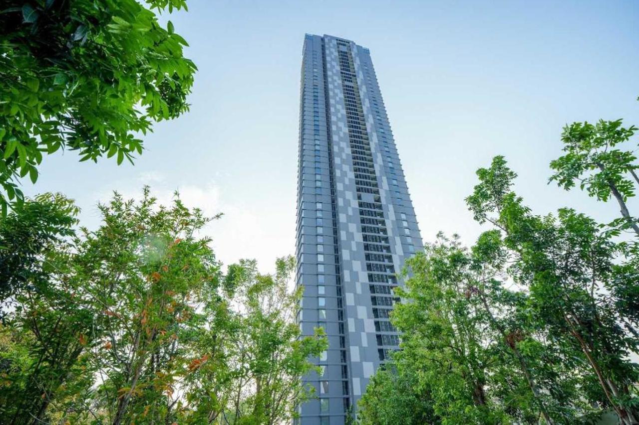 luxury 2br sea view apartment with private lift and free parking