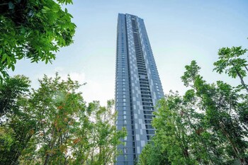 luxury 2br sea view apartment with private lift and free parking