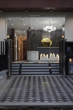 The Glam By Sandane Homes,,2 star