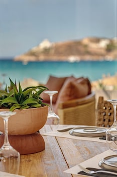 syros