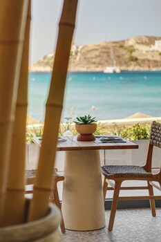syros