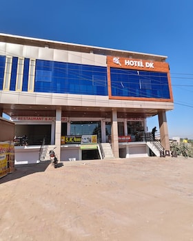 dk hotel and restorent