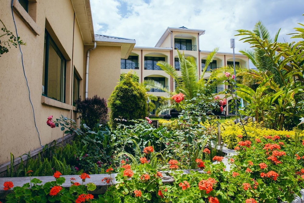 gorillas volcanoes hotel