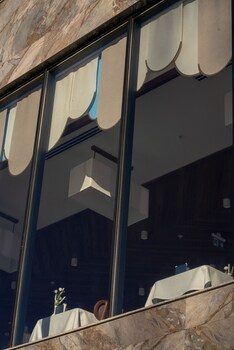 zafaron premium hotel