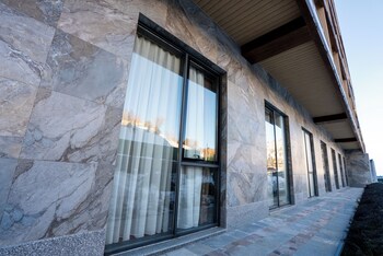 zafaron premium hotel