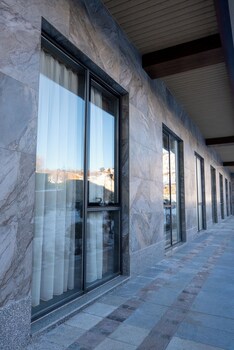 zafaron premium hotel