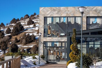 zafaron premium hotel