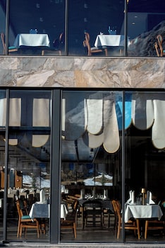 zafaron premium hotel