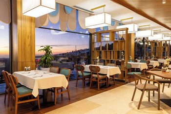 zafaron premium hotel