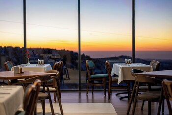zafaron premium hotel