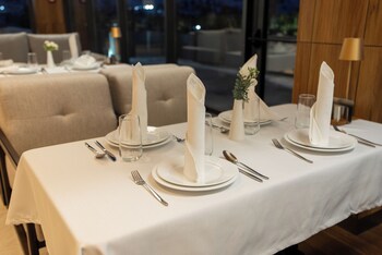 zafaron premium hotel