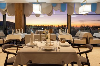 zafaron premium hotel