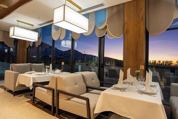 zafaron premium hotel