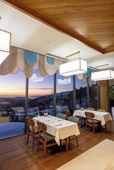 zafaron premium hotel