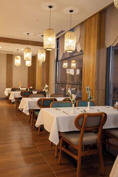 zafaron premium hotel