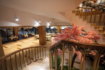 zafaron premium hotel
