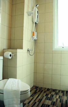 cheeky monkeys samui